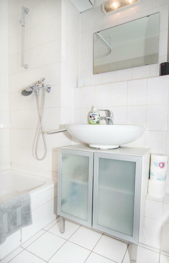 Business & Tourist Apartment Dusseldorf Bagian luar foto